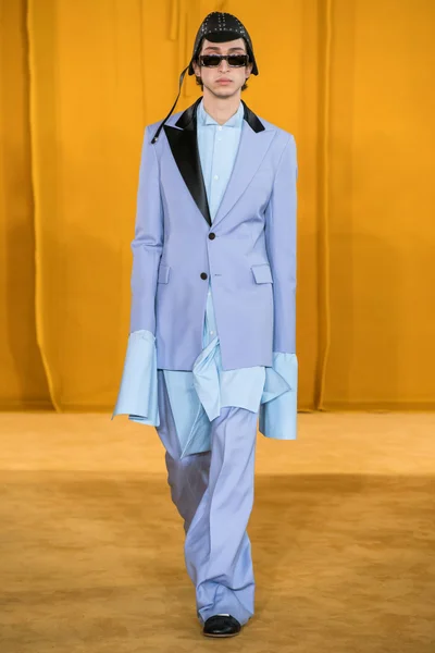 Look 24